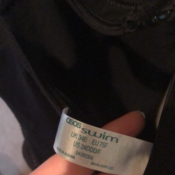Sexy asos swim 34DDD - Picture 4 of 4